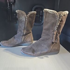 STUART WEITZMAN Brown Suede Fleece Lined Side Zip Tassel Winter Fur Boots 10M‎